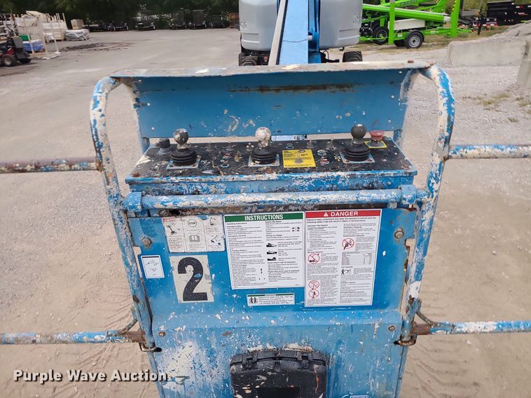 image for item MJ9315 2008 Genie S-65  boom lift