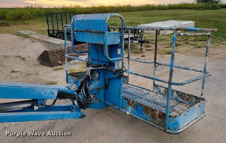 image for item MJ9315 2008 Genie S-65  boom lift