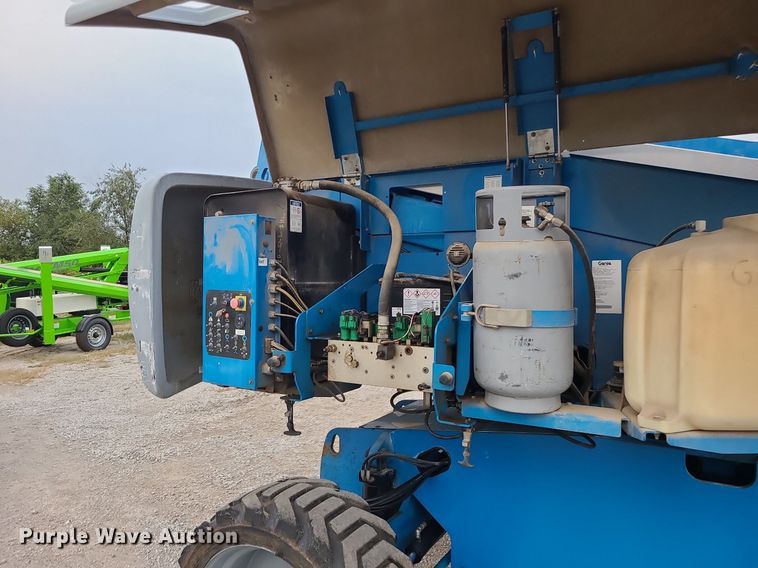 image for item MJ9315 2008 Genie S-65  boom lift