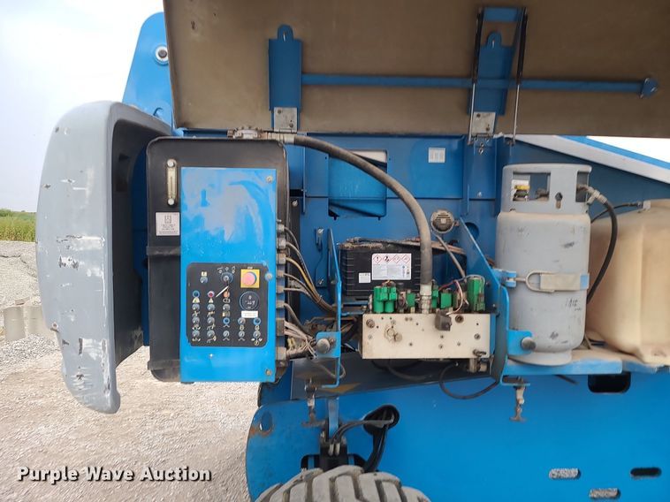 image for item MJ9315 2008 Genie S-65  boom lift