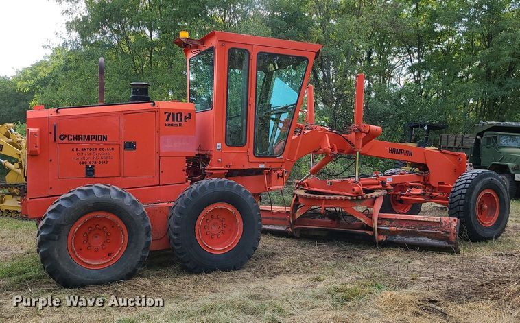 image for item MJ9336 1993 Champion 710A  motor grader