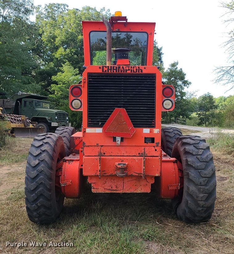 image for item MJ9336 1993 Champion 710A  motor grader