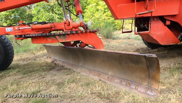 image for item MJ9336 1993 Champion 710A  motor grader