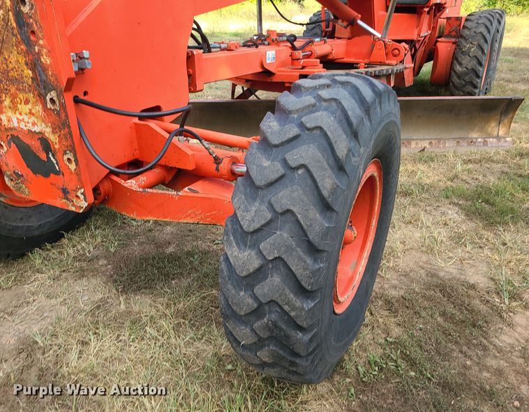 image for item MJ9336 1993 Champion 710A  motor grader