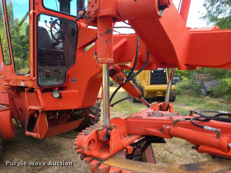 image for item MJ9336 1993 Champion 710A  motor grader