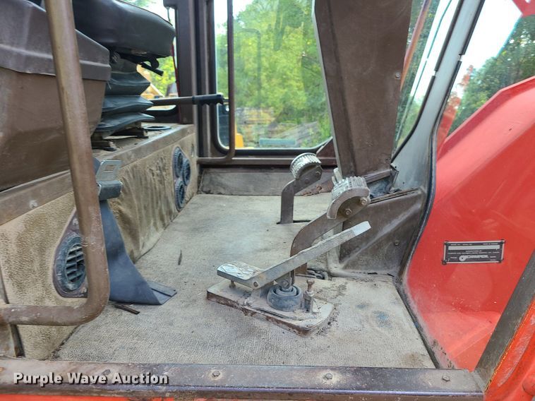 image for item MJ9336 1993 Champion 710A  motor grader