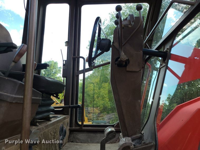 image for item MJ9336 1993 Champion 710A  motor grader