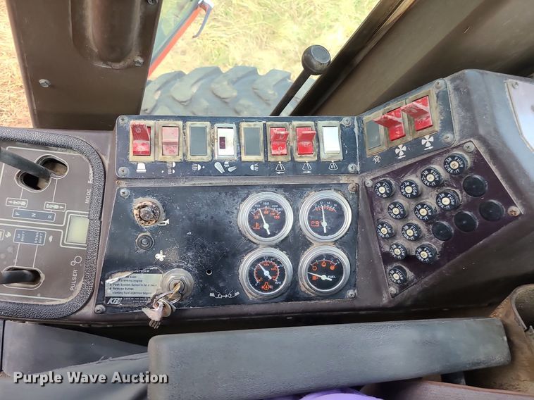 image for item MJ9336 1993 Champion 710A  motor grader