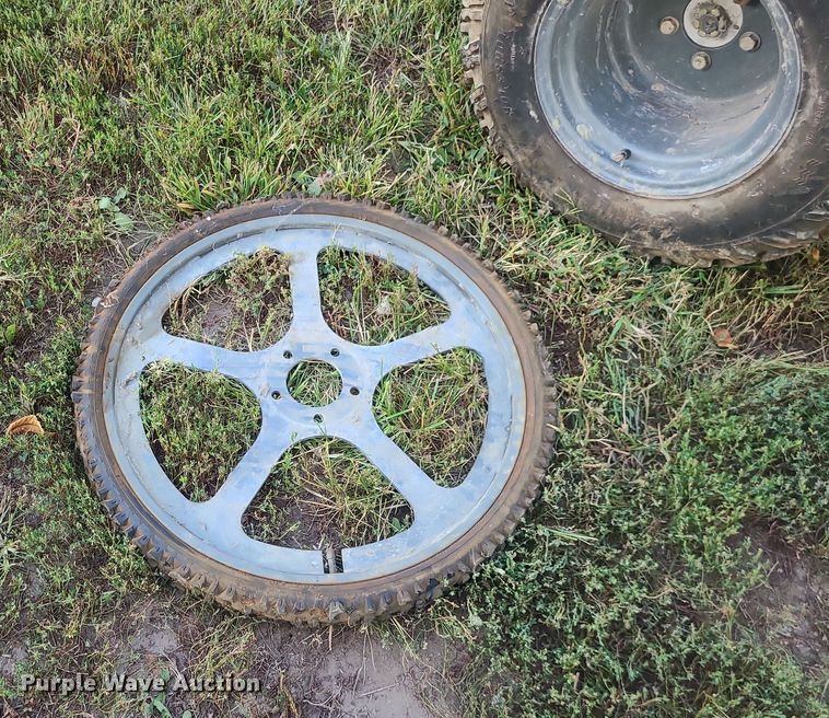 image for item MJ9366 Somero Copperhead S-9210  laser screed