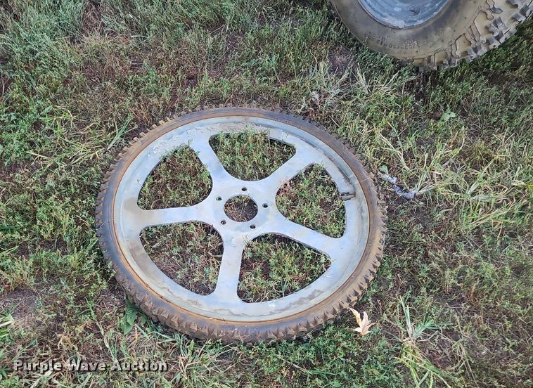 image for item MJ9366 Somero Copperhead S-9210  laser screed