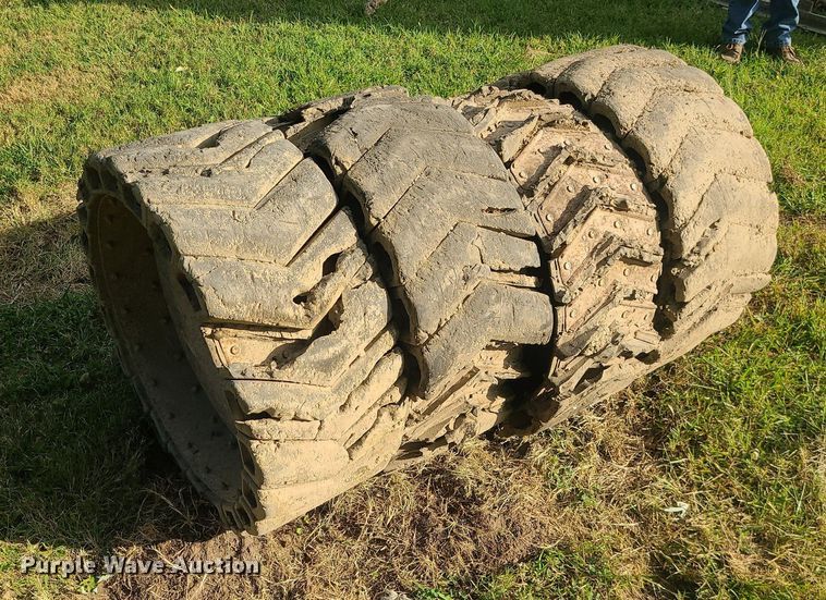 image for item MJ9368 (8) skid steer tires and wheels