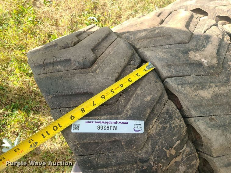 image for item MJ9368 (8) skid steer tires and wheels