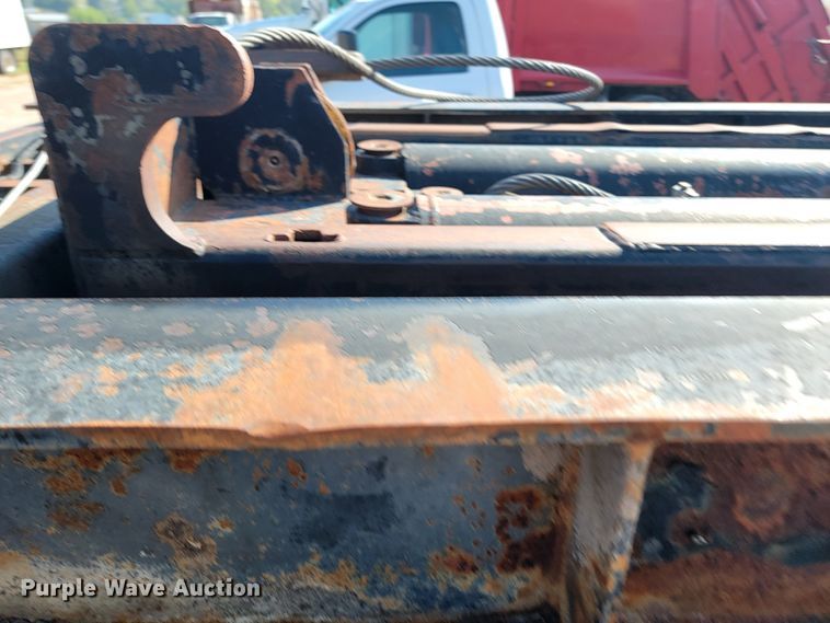 image for item ML9285 1995  Roll-off container trailer