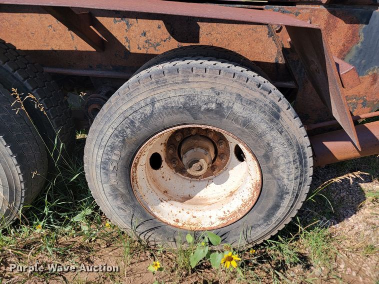 image for item ML9285 1995  Roll-off container trailer