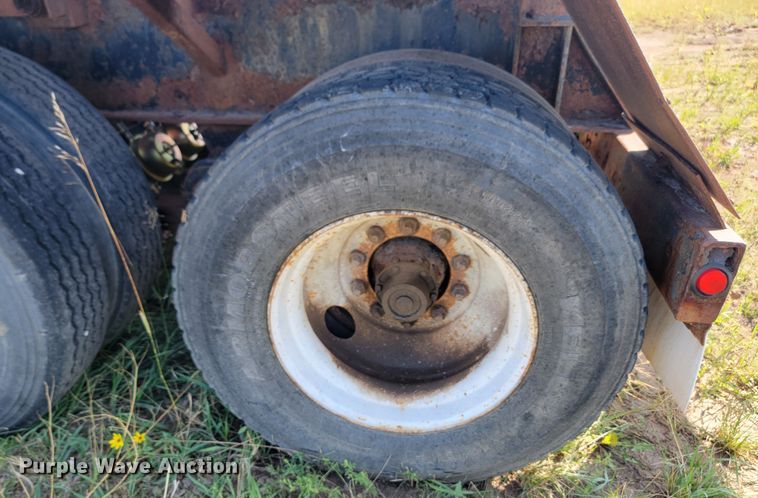 image for item ML9285 1995  Roll-off container trailer