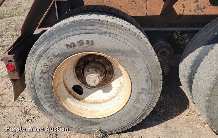 image for item ML9285 1995  Roll-off container trailer