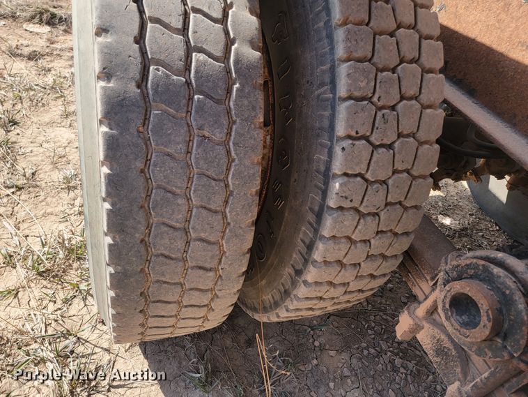 image for item ML9285 1995  Roll-off container trailer