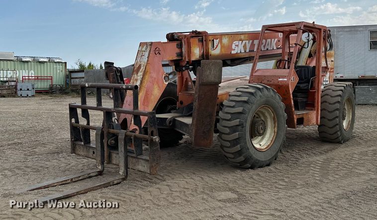 image for item MQ9389 2004 Sky Trak 10042  telehandler