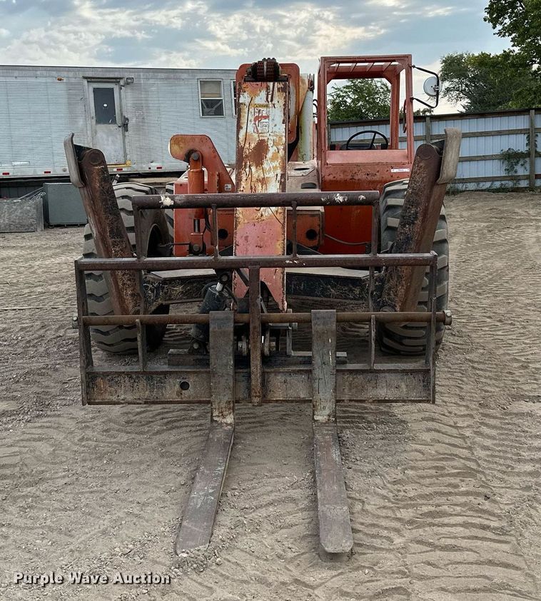 image for item MQ9389 2004 Sky Trak 10042  telehandler