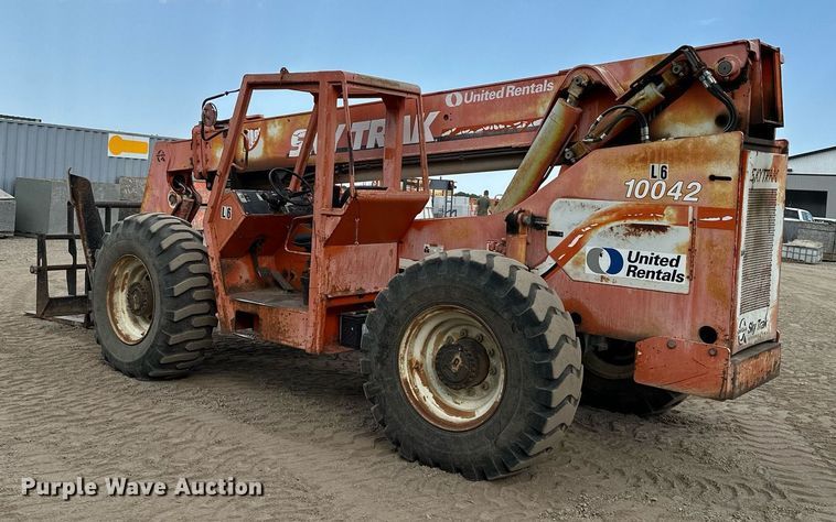 image for item MQ9389 2004 Sky Trak 10042  telehandler