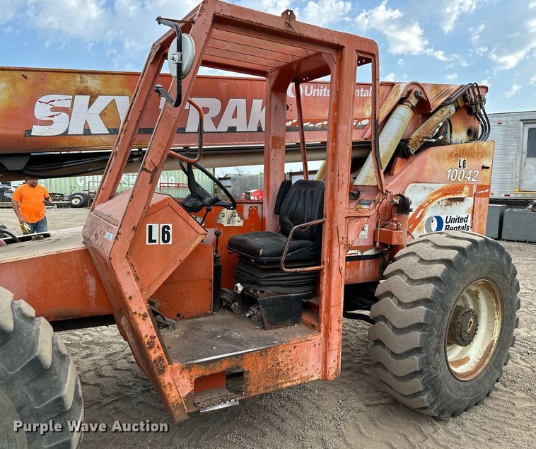 image for item MQ9389 2004 Sky Trak 10042  telehandler