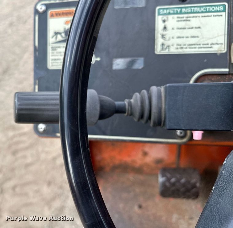 image for item MQ9389 2004 Sky Trak 10042  telehandler