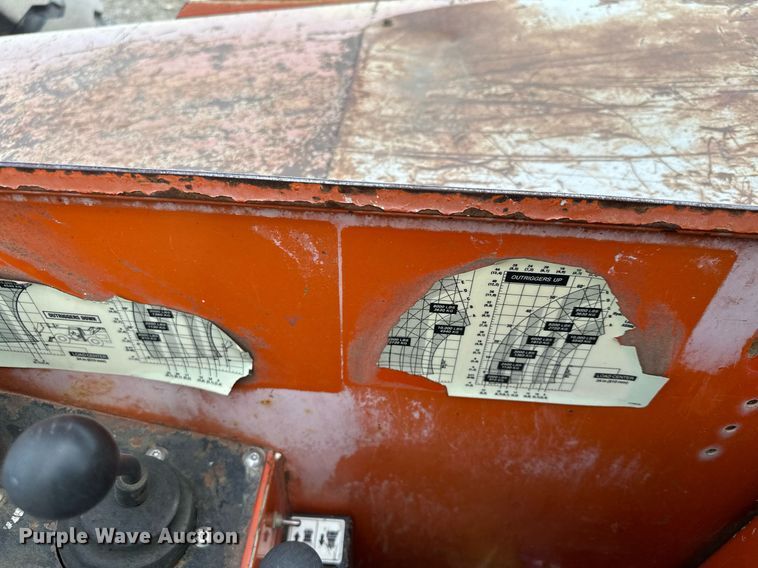 image for item MQ9389 2004 Sky Trak 10042  telehandler