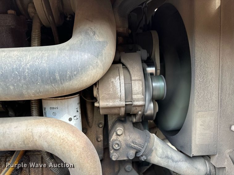 image for item MQ9389 2004 Sky Trak 10042  telehandler