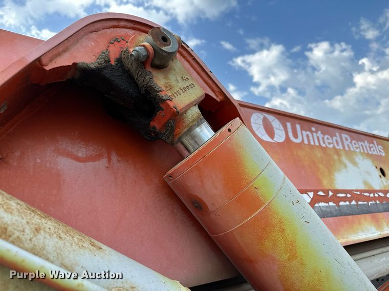 image for item MQ9389 2004 Sky Trak 10042  telehandler