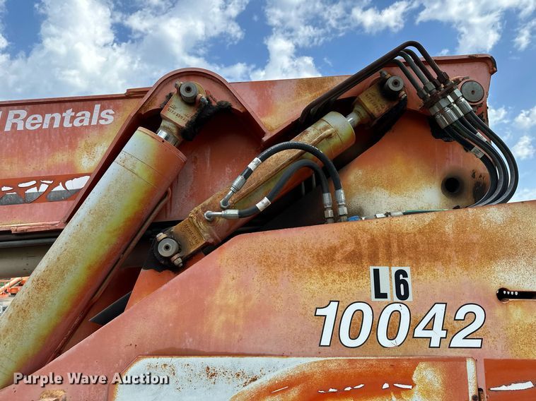 image for item MQ9389 2004 Sky Trak 10042  telehandler