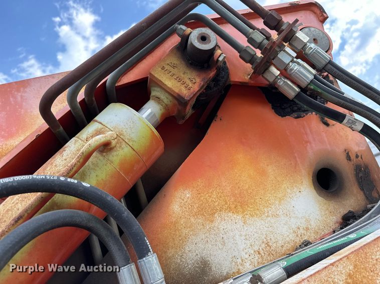 image for item MQ9389 2004 Sky Trak 10042  telehandler