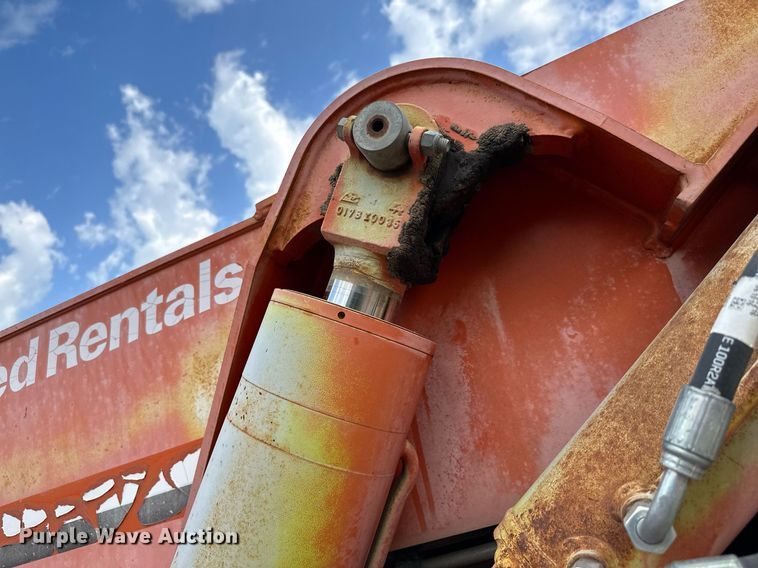 image for item MQ9389 2004 Sky Trak 10042  telehandler