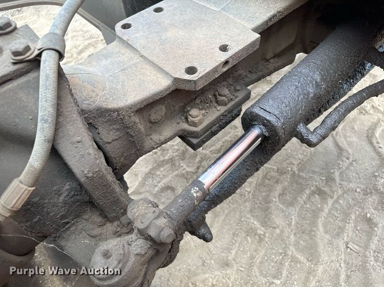 image for item MQ9389 2004 Sky Trak 10042  telehandler