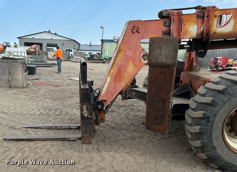 image for item MQ9389 2004 Sky Trak 10042  telehandler