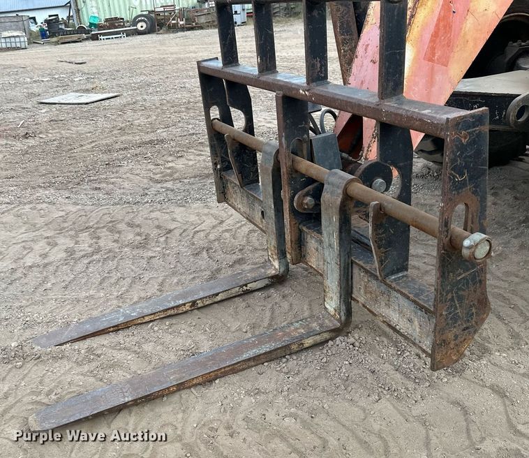 image for item MQ9389 2004 Sky Trak 10042  telehandler