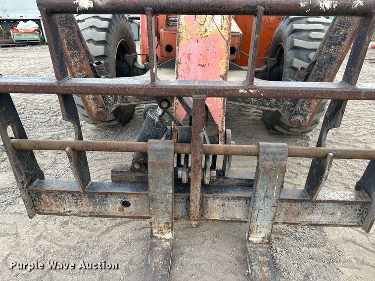 image for item MQ9389 2004 Sky Trak 10042  telehandler