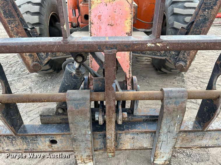 image for item MQ9389 2004 Sky Trak 10042  telehandler