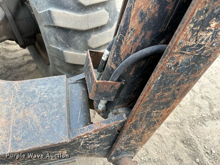 image for item MQ9389 2004 Sky Trak 10042  telehandler