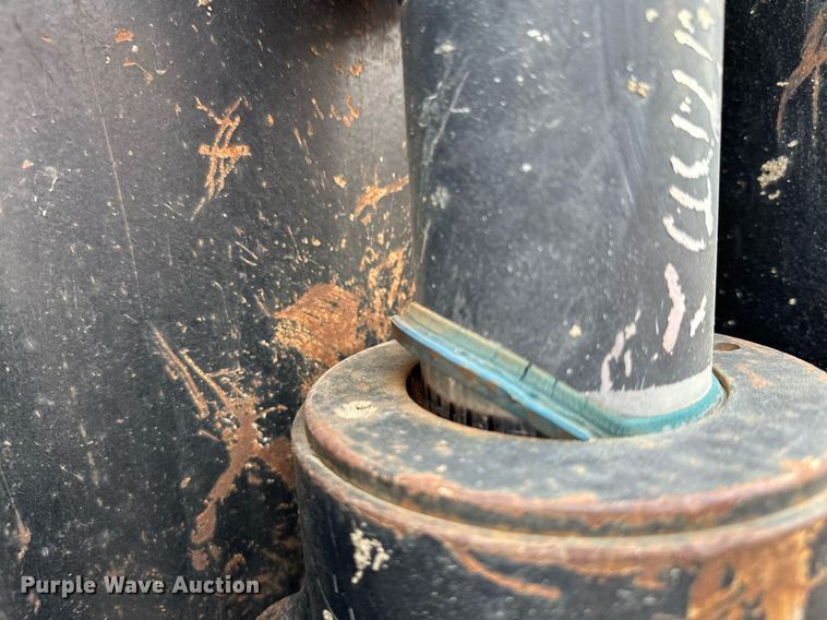 image for item MQ9389 2004 Sky Trak 10042  telehandler