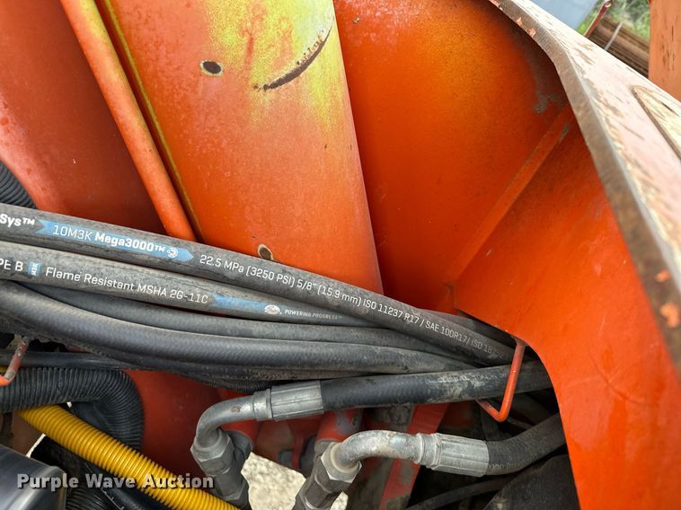 image for item MQ9389 2004 Sky Trak 10042  telehandler