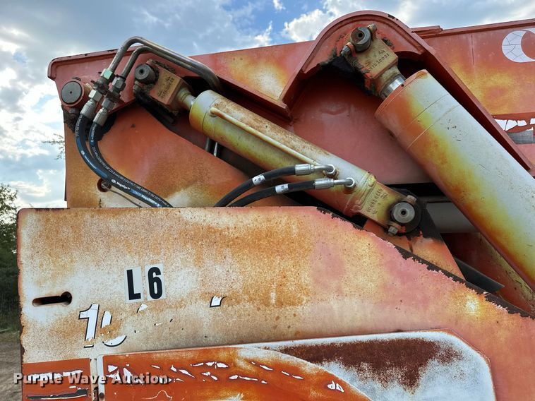 image for item MQ9389 2004 Sky Trak 10042  telehandler