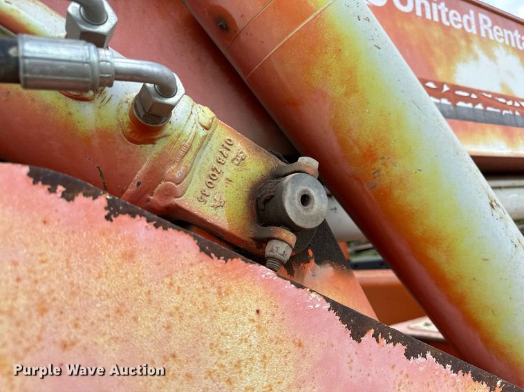 image for item MQ9389 2004 Sky Trak 10042  telehandler