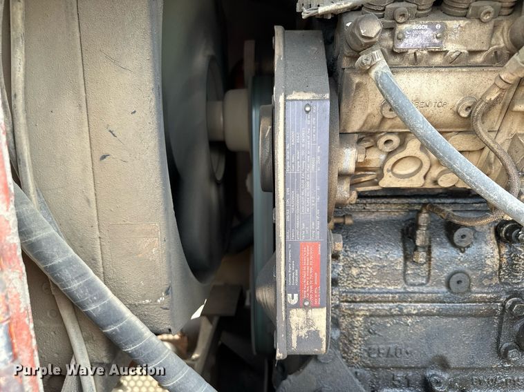 image for item MQ9389 2004 Sky Trak 10042  telehandler