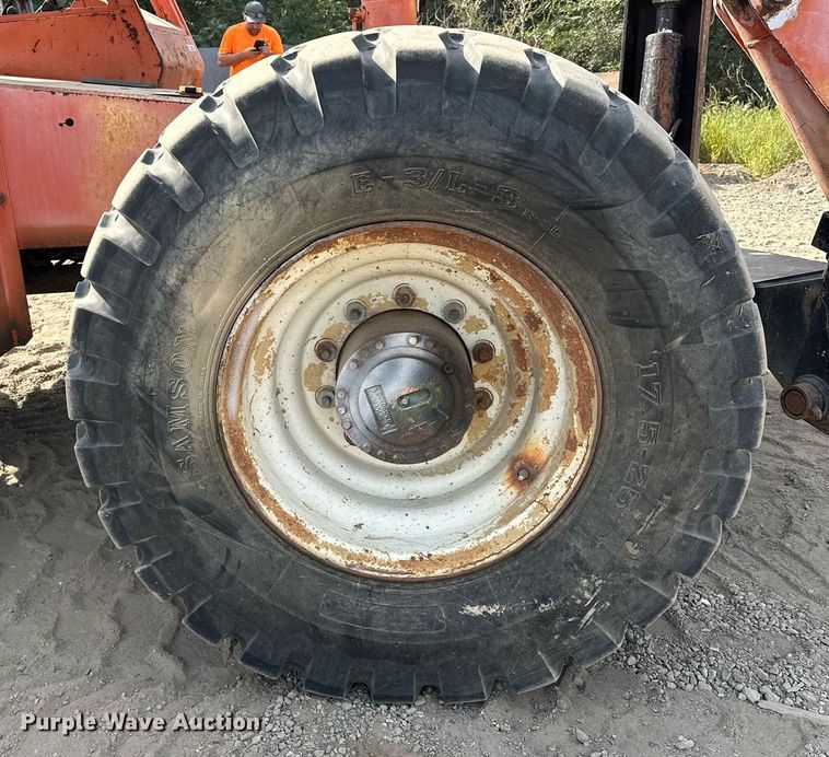 image for item MQ9389 2004 Sky Trak 10042  telehandler