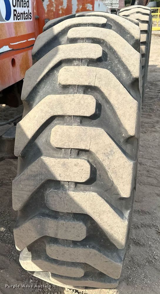 image for item MQ9389 2004 Sky Trak 10042  telehandler