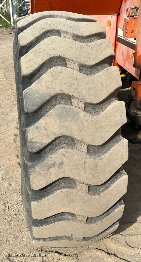 image for item MQ9389 2004 Sky Trak 10042  telehandler