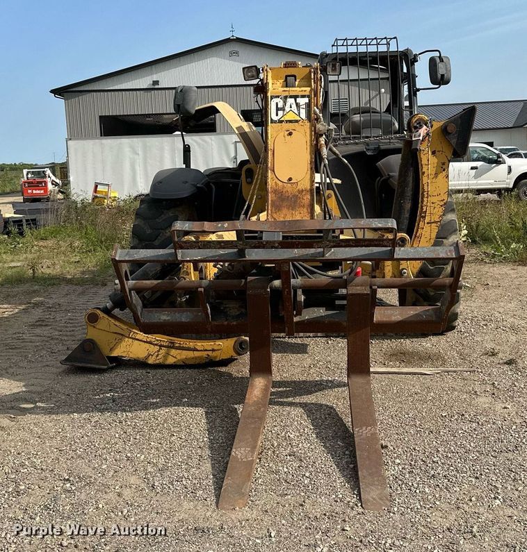 image for item MQ9390 2004 Caterpillar TH560B telehandler