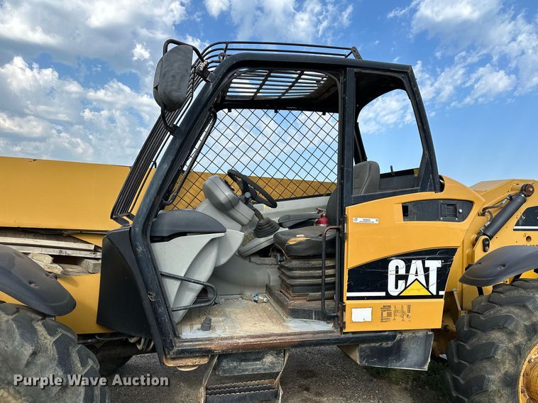 image for item MQ9390 2004 Caterpillar TH560B telehandler
