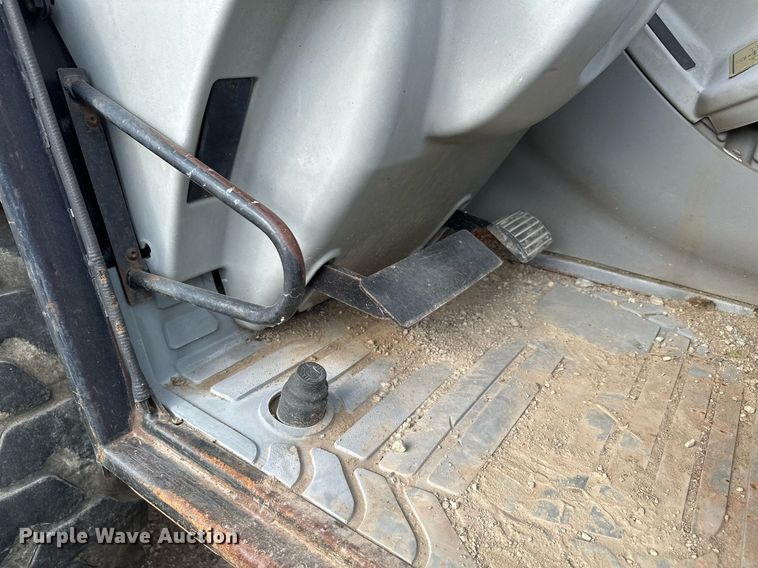 image for item MQ9390 2004 Caterpillar TH560B telehandler