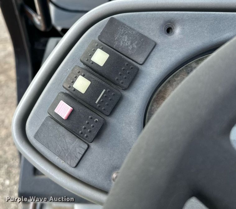 image for item MQ9390 2004 Caterpillar TH560B telehandler